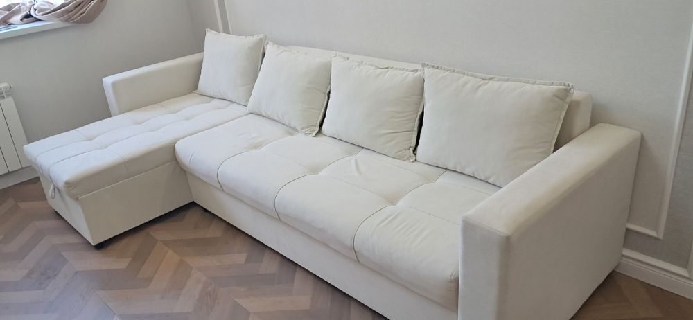 Угловой диван бежевый