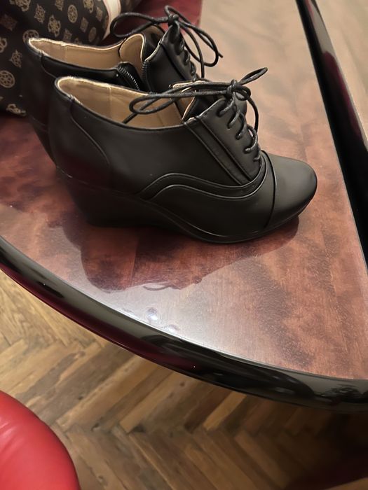 Vand ghete noi cu platforma