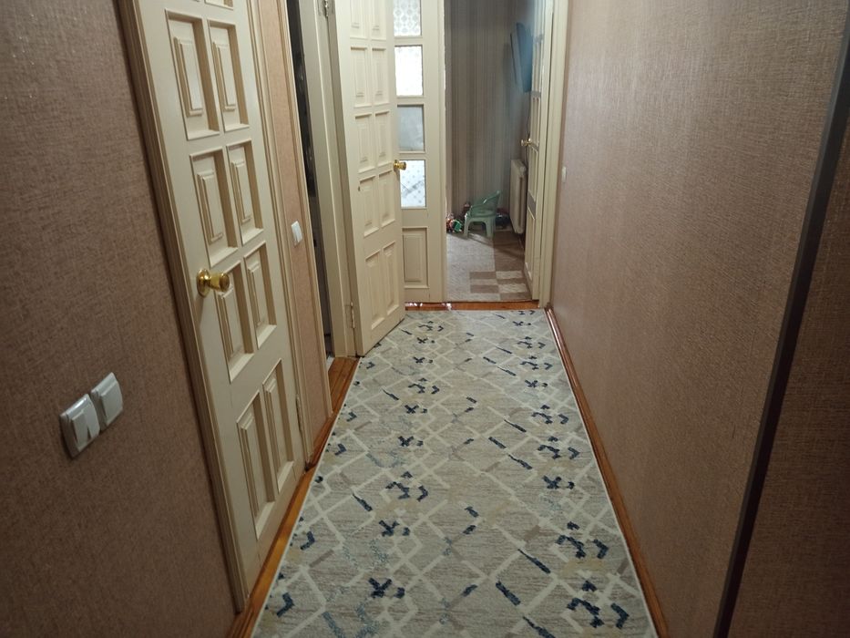 4 etajli domni 4 etajli. 3 xonali uy