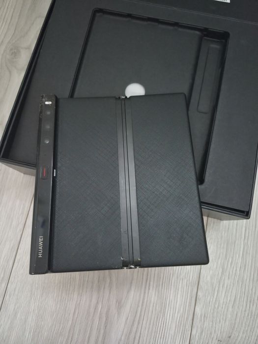 Телефон Huawei Mate Xs 2