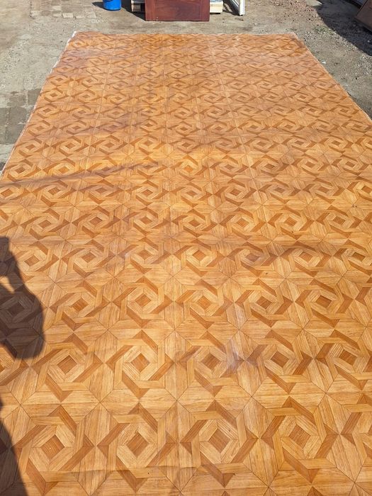 Продам линолеум в хорошем состоянии