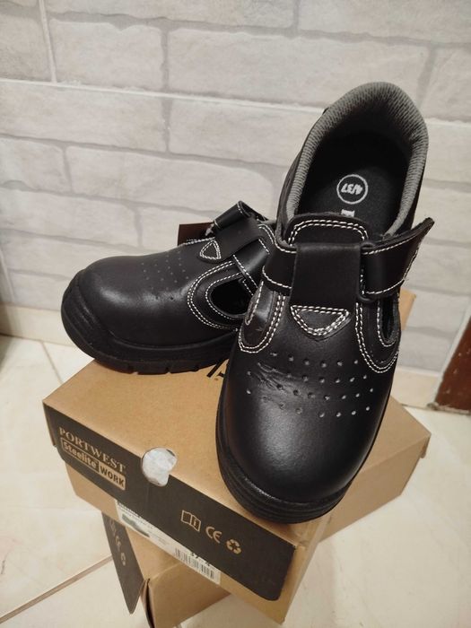 Промоция Работни обувки номер 36 и 37 - Нови