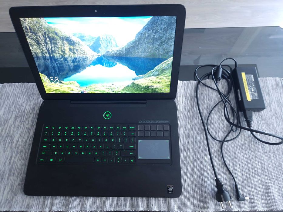 Razer Blade Pro, 17.3 инчов - Супер състояние