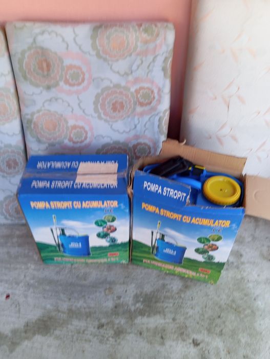 Pompă stropit cu acumulator