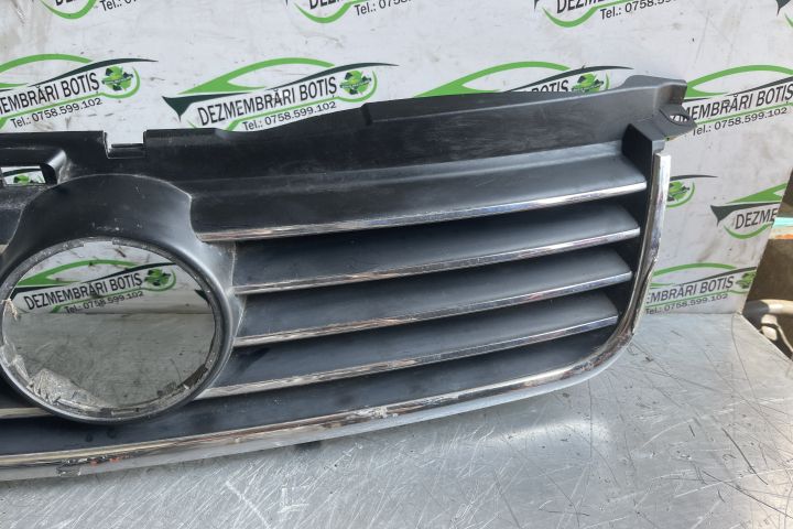 Grila bara fata centru 3B0853651L / 3B0 853 651L Volkswagen VW Passat
