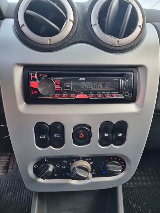 Vând logan 1.4 benzina