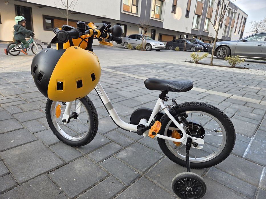 Bicicleta BTWIN Discover 100 90-110 cm
Bicicletă Discover 100 14" alb