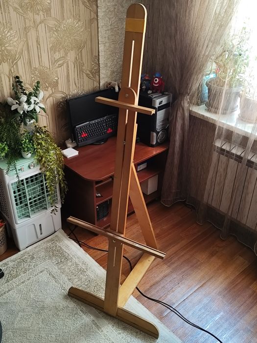 Мольберт для картин