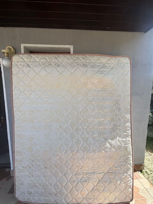 Vand saltea  , foarte putin folosita