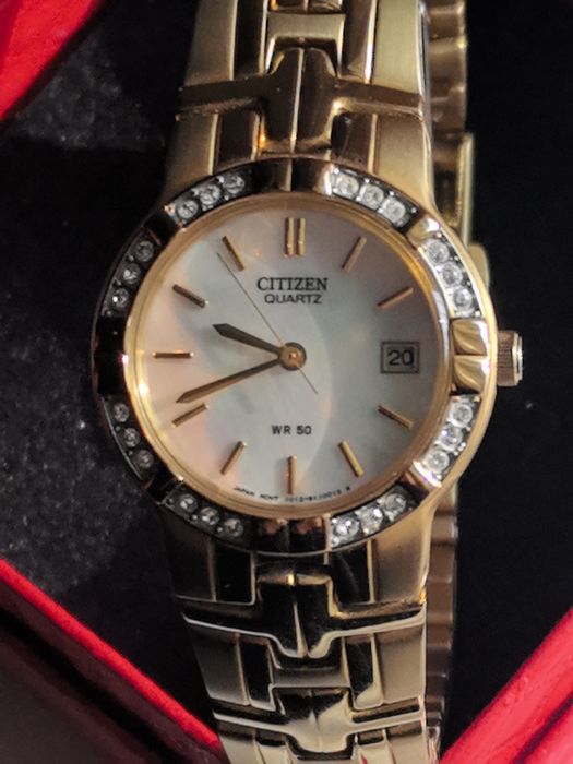 Женские наручные часы Citizen