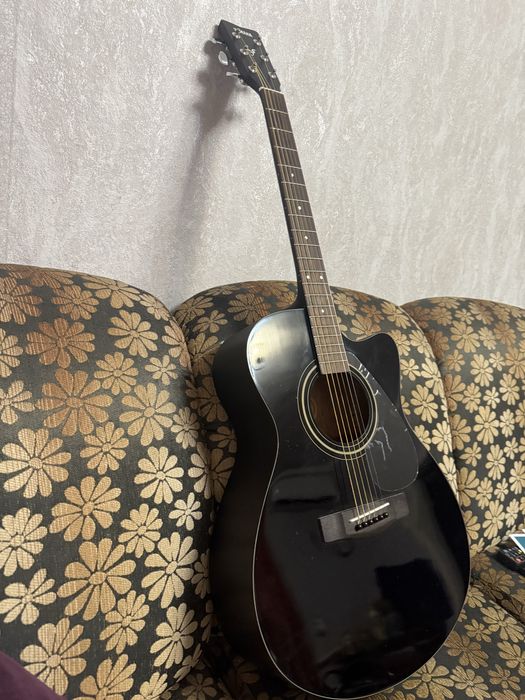 Акустическая гитара Yamaha