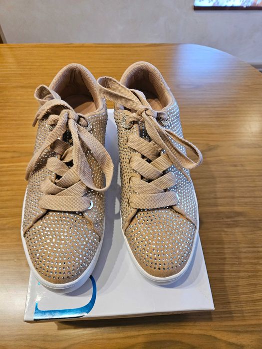 Кецове Guess, боти Zara,ботуши Max Mara