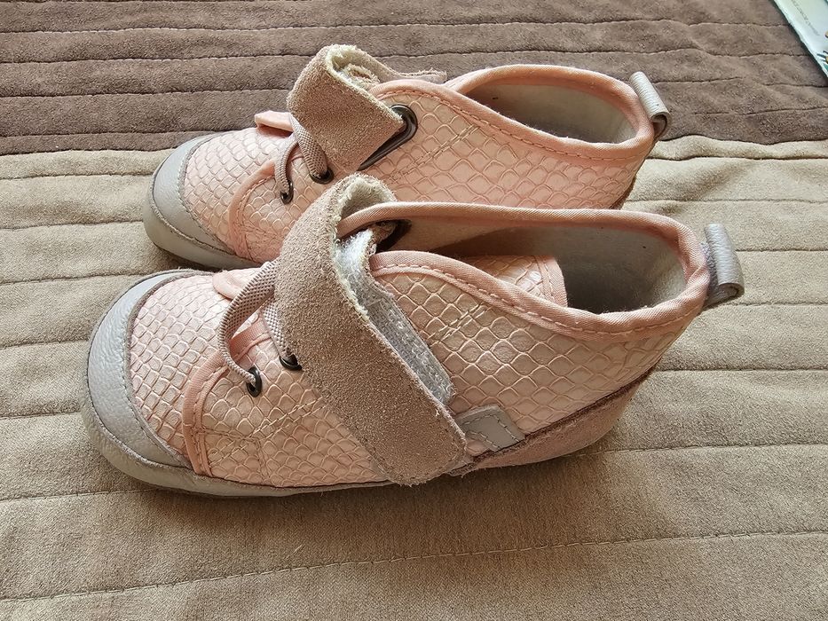 Пантофи за момиче от естествена кожа, с мека подметка