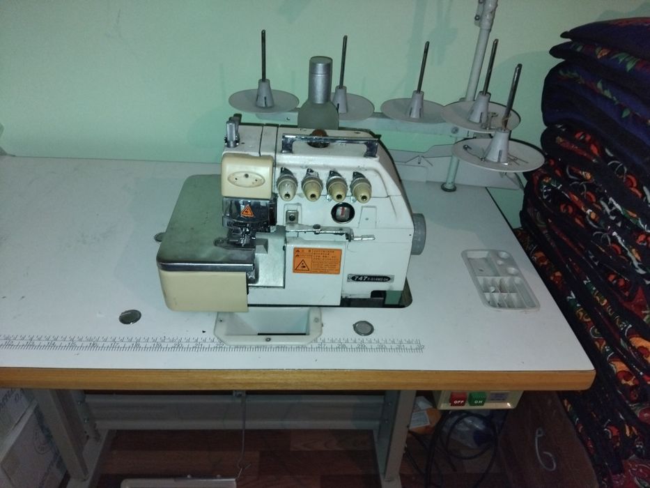 Аверлок продаётся срочно пити нитечный