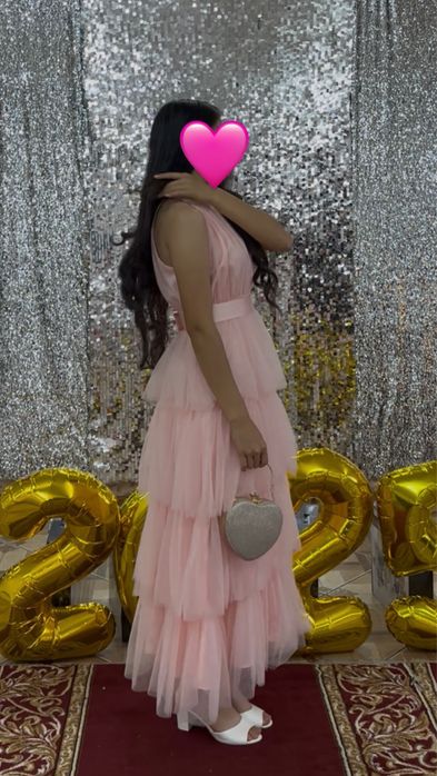 Нежное розовое платье