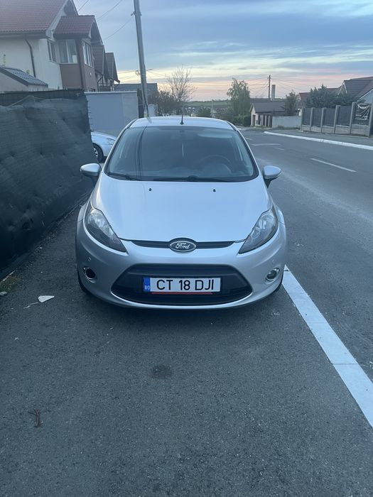 Proprietar. Vand Ford Fiesta 1,6 TDCI  , pret 3000 €.