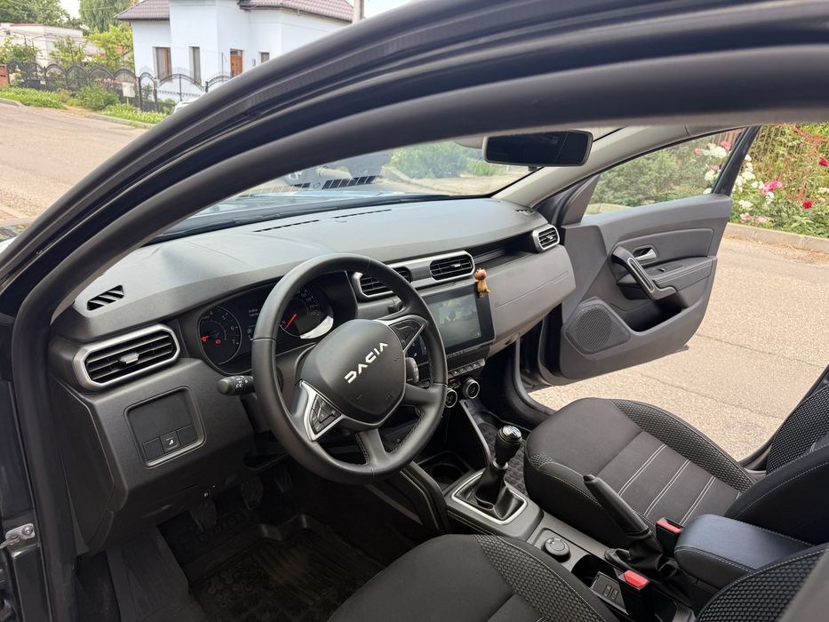 DACIA DUSTER 4 x 4 benzina 150 cp climatronic camera 360 navi jenti full