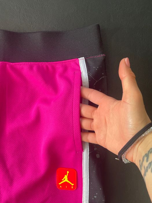 Спортна пола Jordan нова без етикети