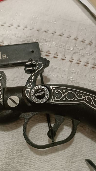 Сувенир пистолет