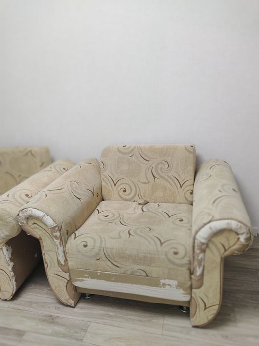 Диван с креслом б/у