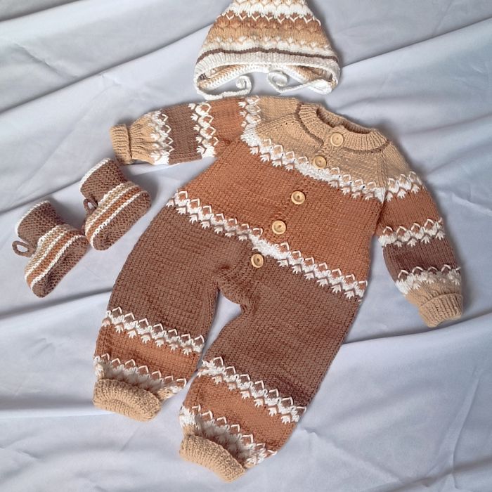 Вязанный комплект