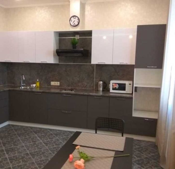 Дава се под наем Едностаен апартамент в Пловдив, Кършияка - 45 кв.м за 214.2 € - Снимка #2