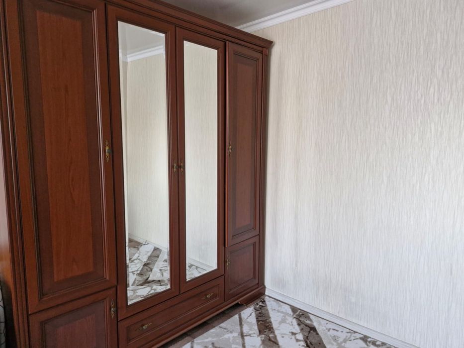 Продается спальный гарнитур