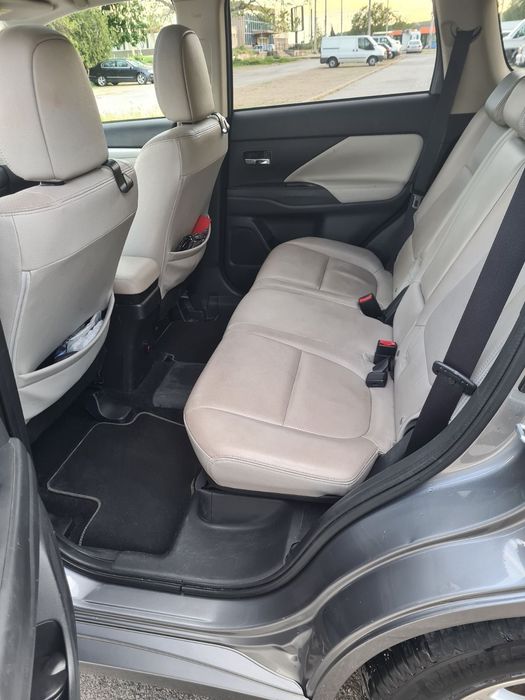 Продавам Mitsubishi OutlandeMitsubishi Outlander PHEV –
Автомобилът е изключително запазен както отвън, така и отвътре. Поддържан е