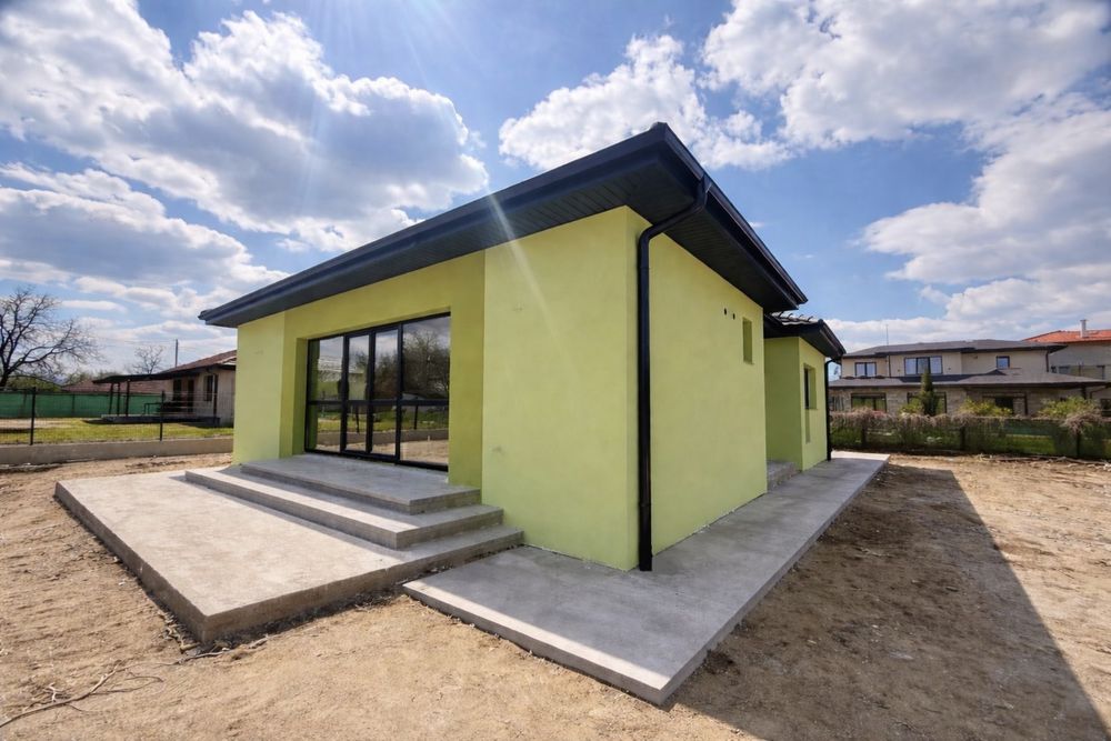 Самостоятелна къща 133кв.м. в с. Скутаре