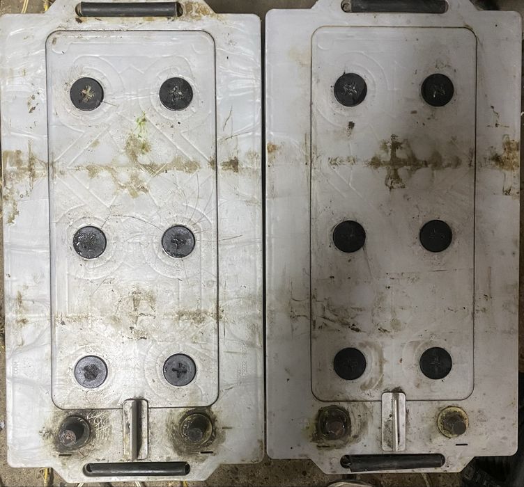 Продам аккумулятор  225ah