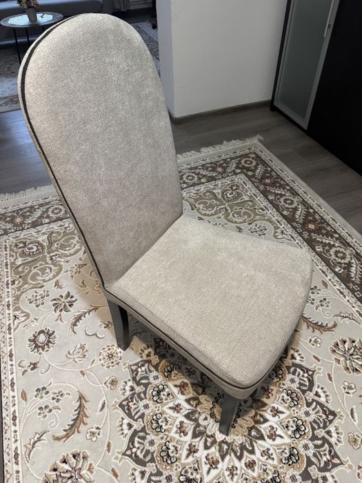 Vând set mobilă+masă+scaune