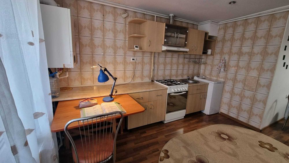 PF inchiriez apartament 2 camere, Pacurari vis a vis de Mega Image