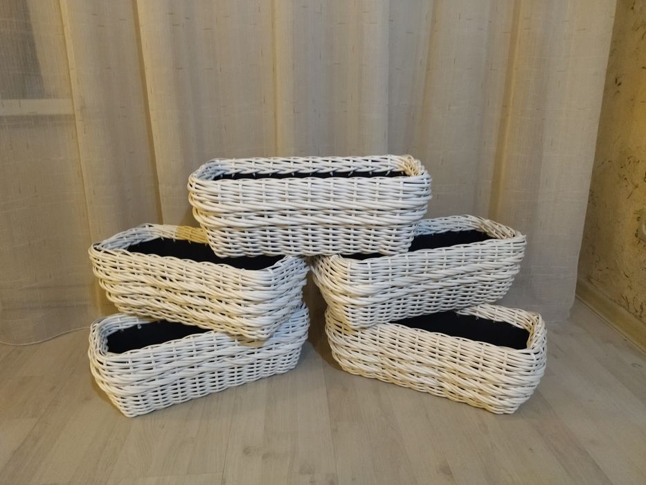 Кашпо балконные для цветов