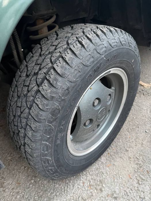 MAXCLAW A/T шины 235/70/R16 4 штуки.