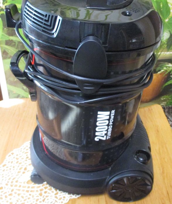 Aspirator Turbo Zilan ZLN2006 - putere 2400W, capacitate 21 L, fara sac, functie suflare
