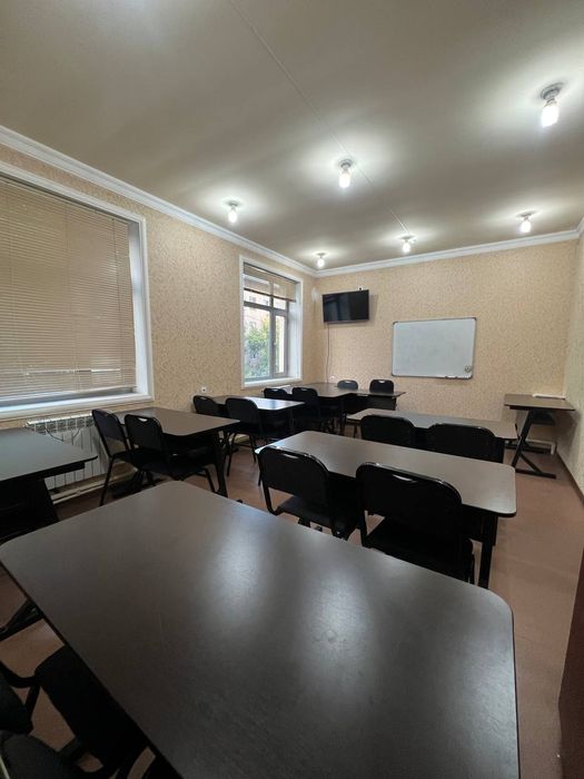 Срочно продаётся парта и стули