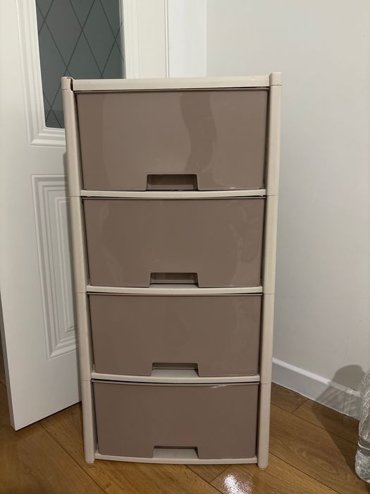 Пластиковый комод с 4 ящиками