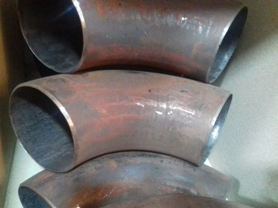 Отвод стальной размер от 15 до 1000, толщина от 5 до 12, бесшовные