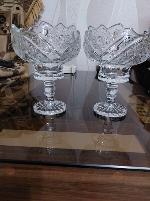 Продаются две вазы