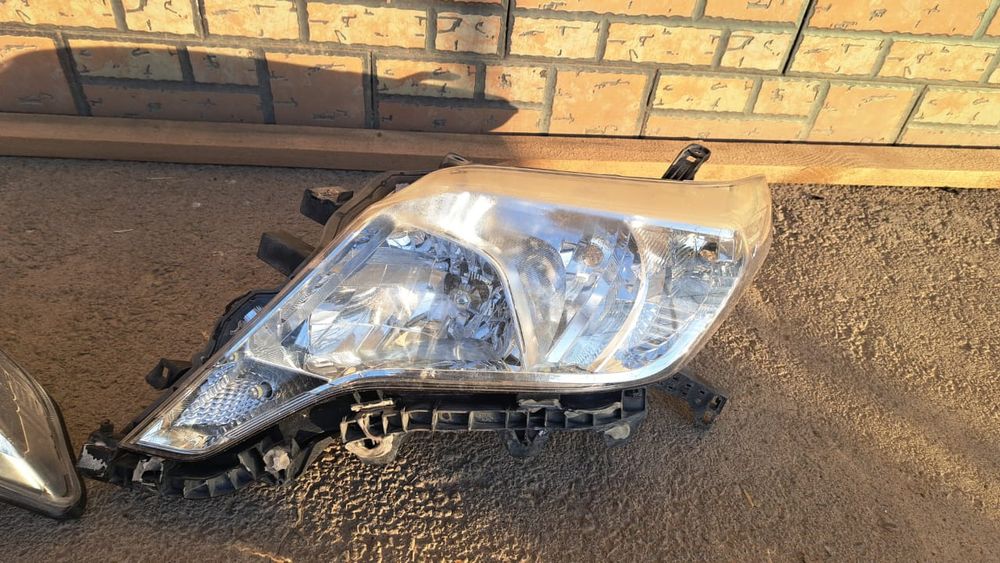 Фара крило для прадо 150