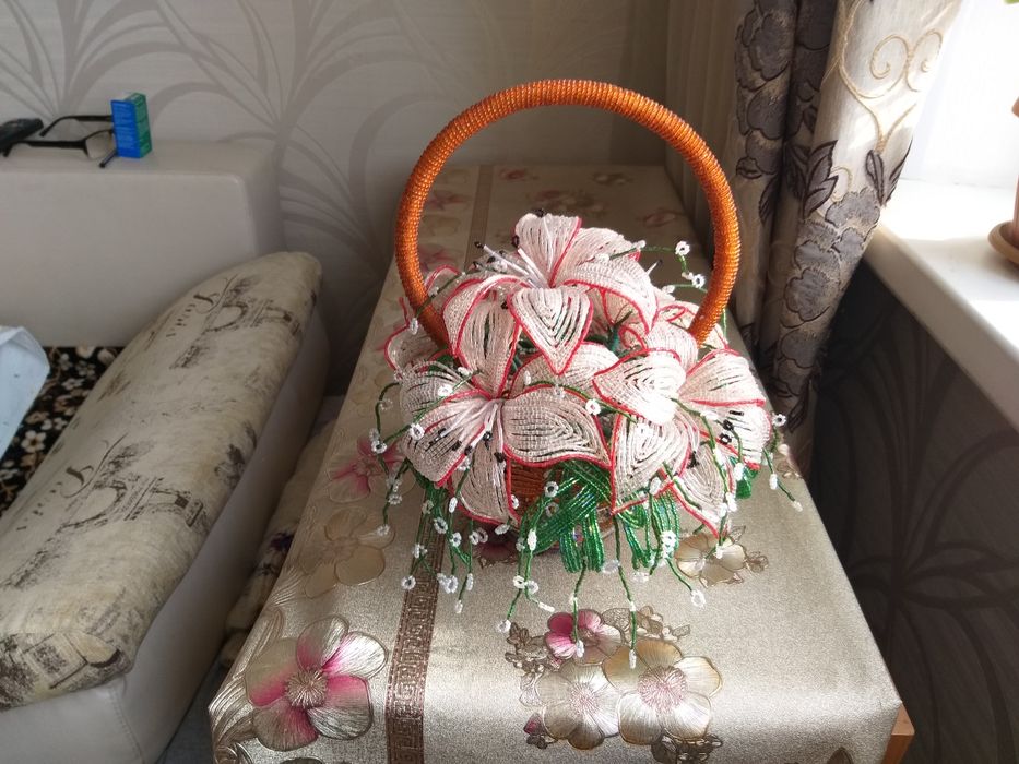 Продам цветы из бисера