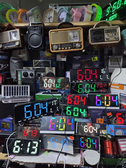 Ceas electronic de masa LED