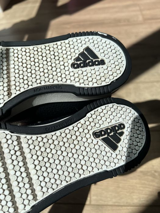 Кроссовки Adidas