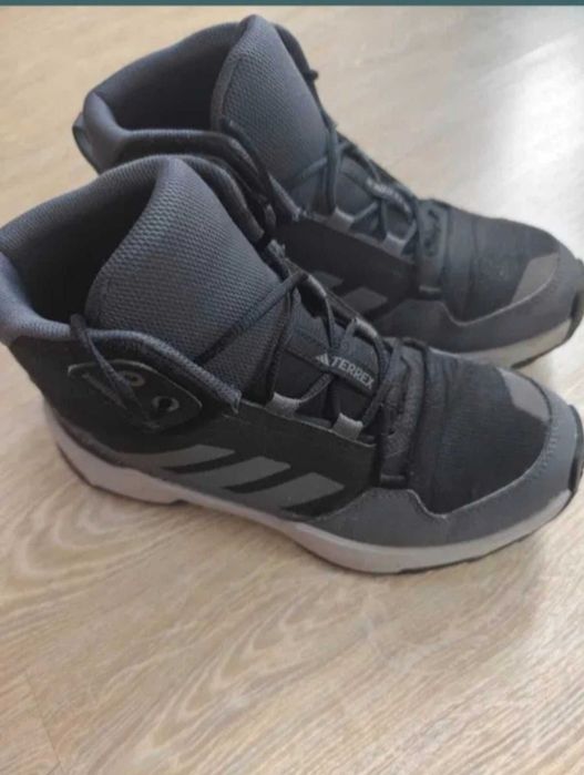 Adidas Terrex боти момче