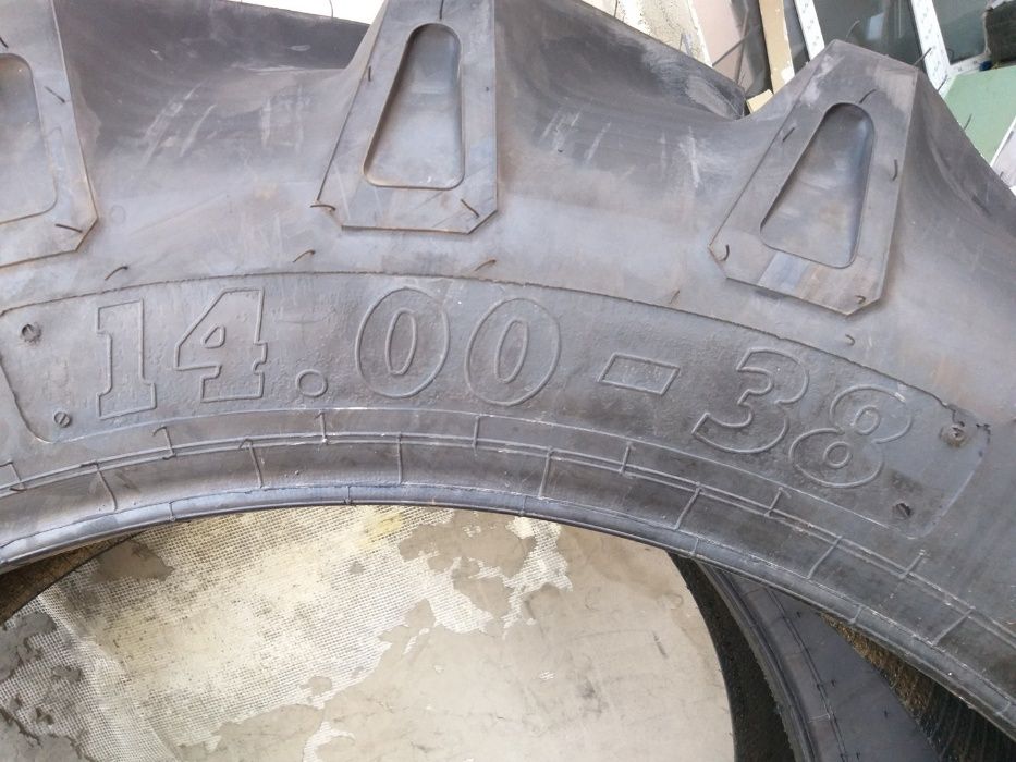 Cauciucuri noi 14.00-38 BKT 8 pliuri garantie 2 ani u650 spate tractor