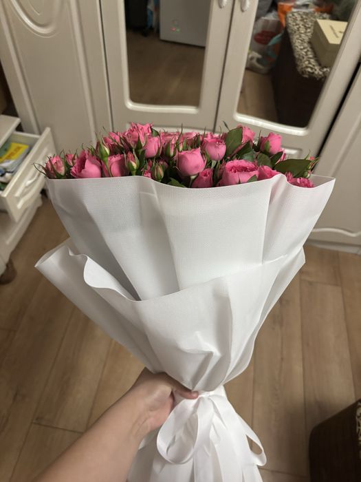 Кустовые розы свежие