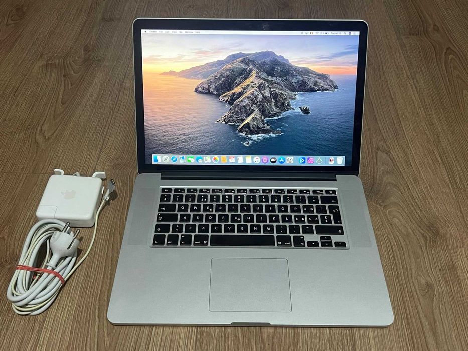Macbook PRO i7 SSD 256GB 8GB RAM A1398 display15' incarcator