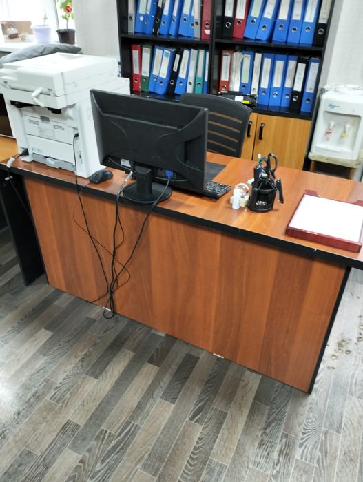 Б/у офисная мебель.