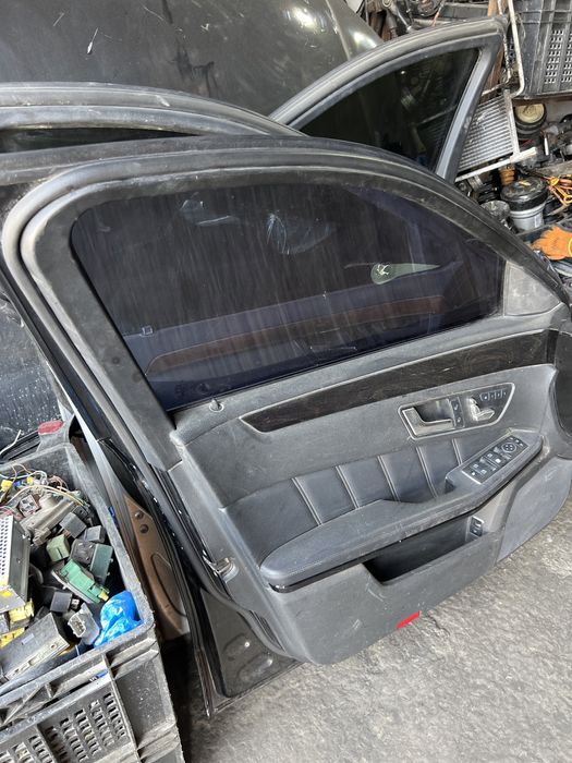 Дверь Mersedes-benz  212