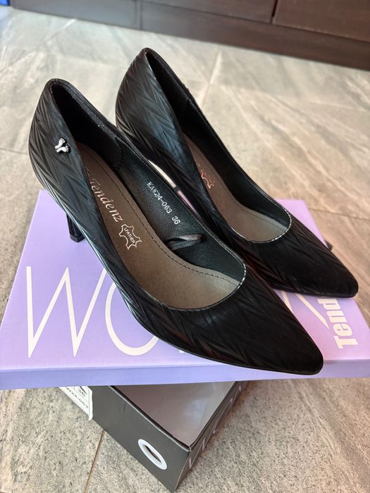 Елегантни черни токчета